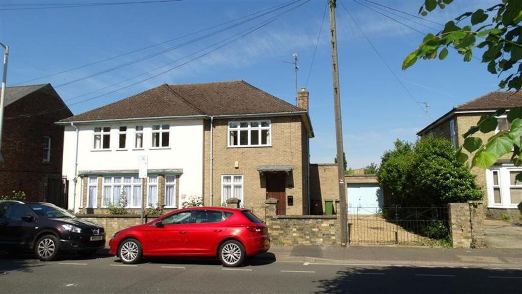Main image of property: Dogsthorpe Road, Peterborough PE1 3AD