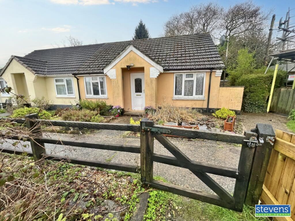 3 bedroom semidetached bungalow for sale in Willey Lane, Sticklepath