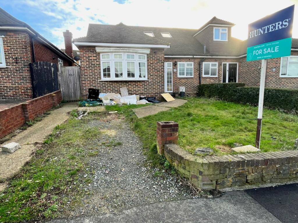 3 bedroom chalet for sale in Cerne Road, Gravesend, DA12