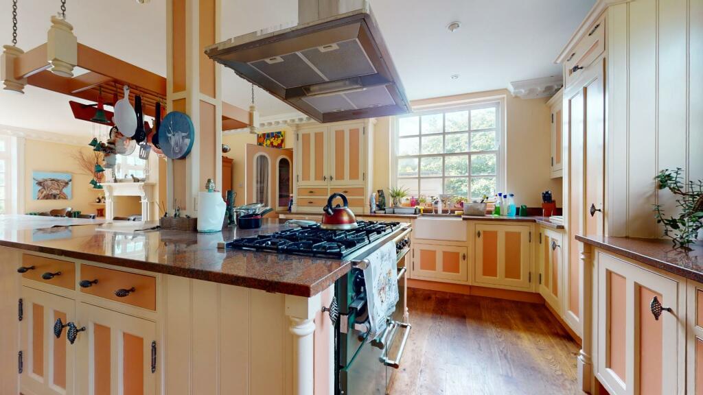 Additional property image - Thong Lane, Shorne,