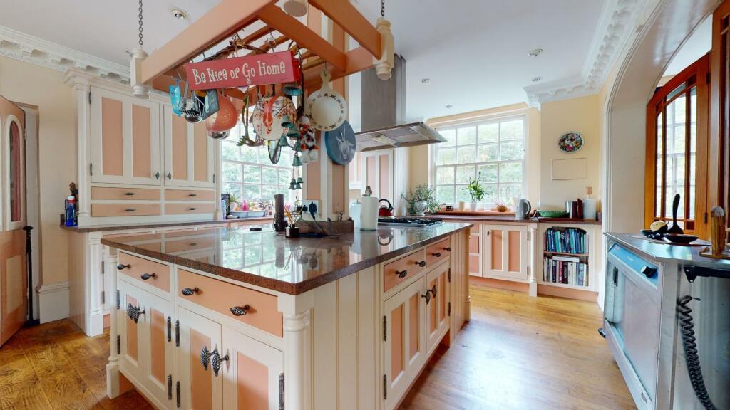 Additional property image - Thong Lane, Shorne,