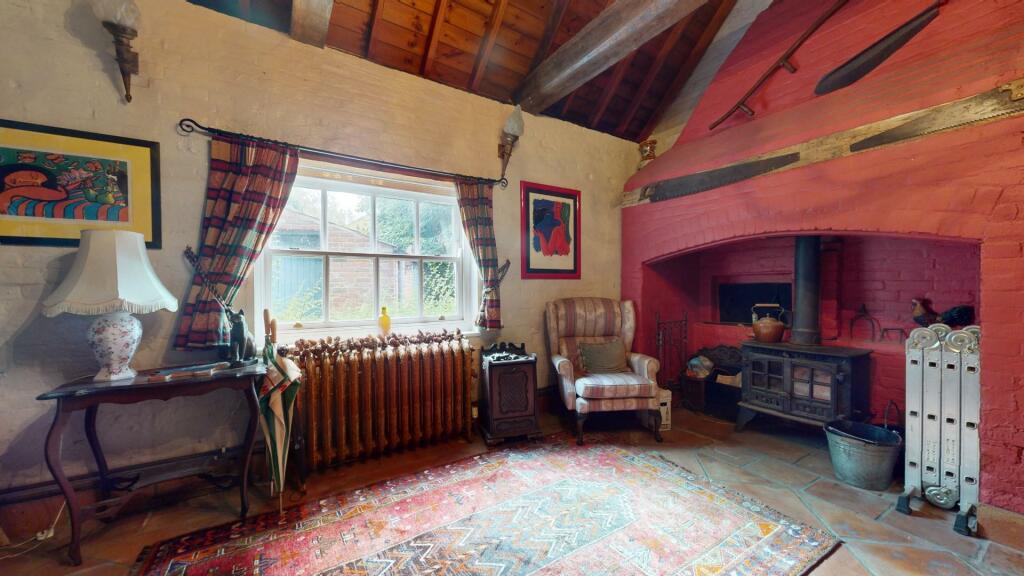 Additional property image - Thong Lane, Shorne,