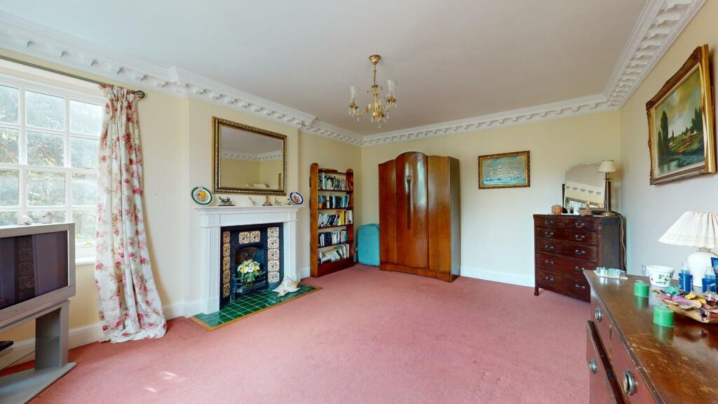 Additional property image - Thong Lane, Shorne,