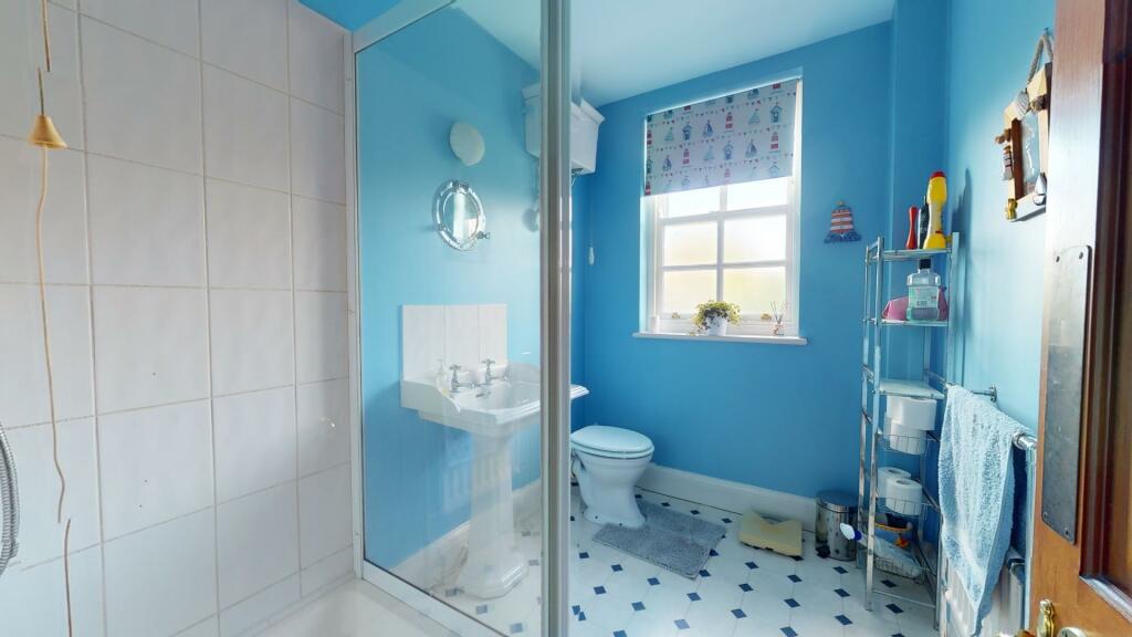 Additional property image - Thong Lane, Shorne,