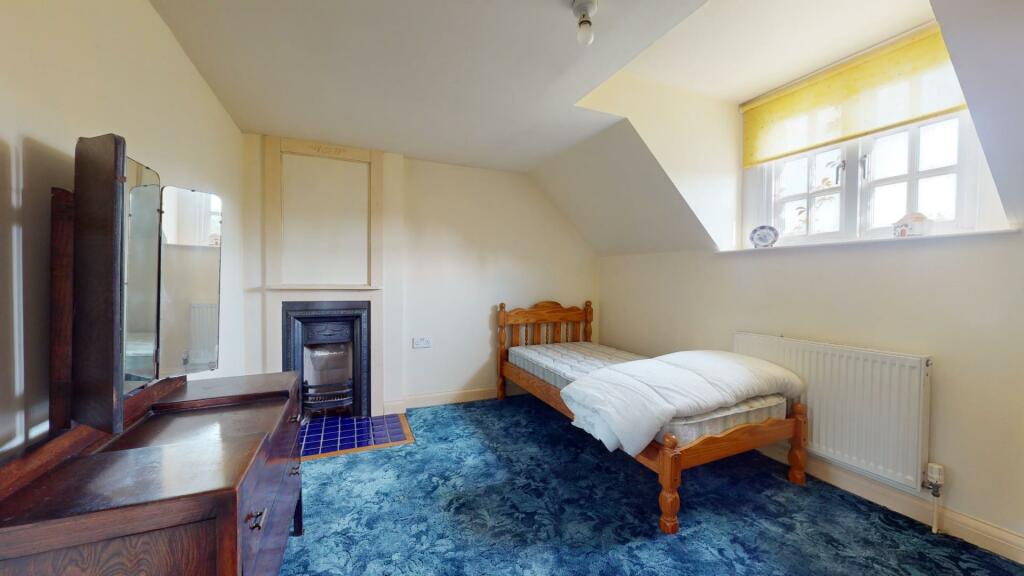 Additional property image - Thong Lane, Shorne,