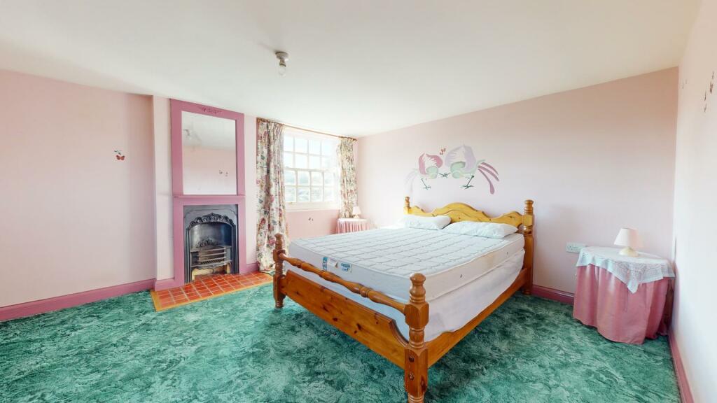 Additional property image - Thong Lane, Shorne,