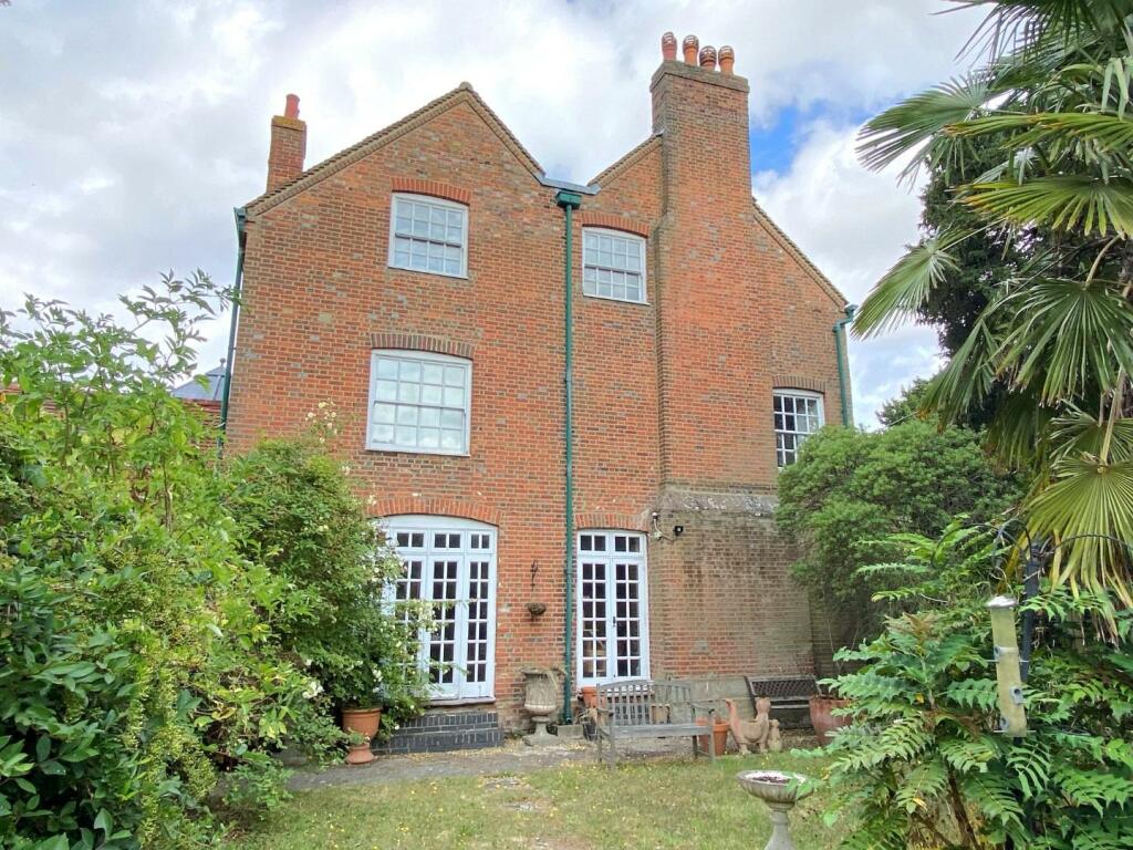 Additional property image - Thong Lane, Shorne,