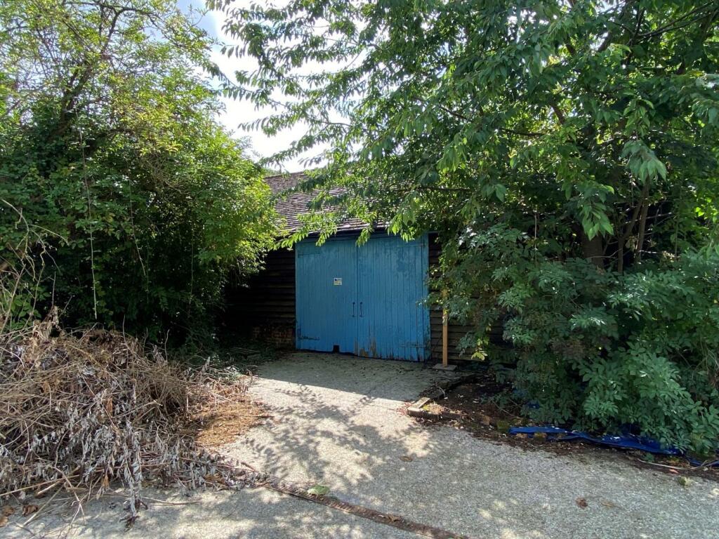 Additional property image - Thong Lane, Shorne,