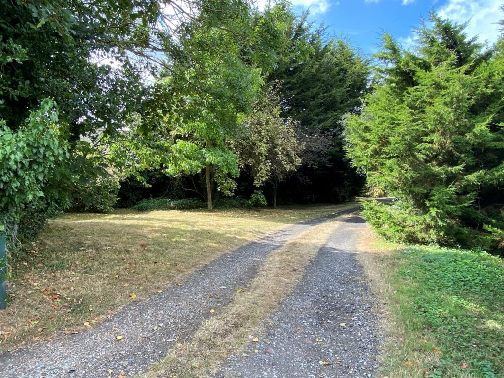 Additional property image - Thong Lane, Shorne,