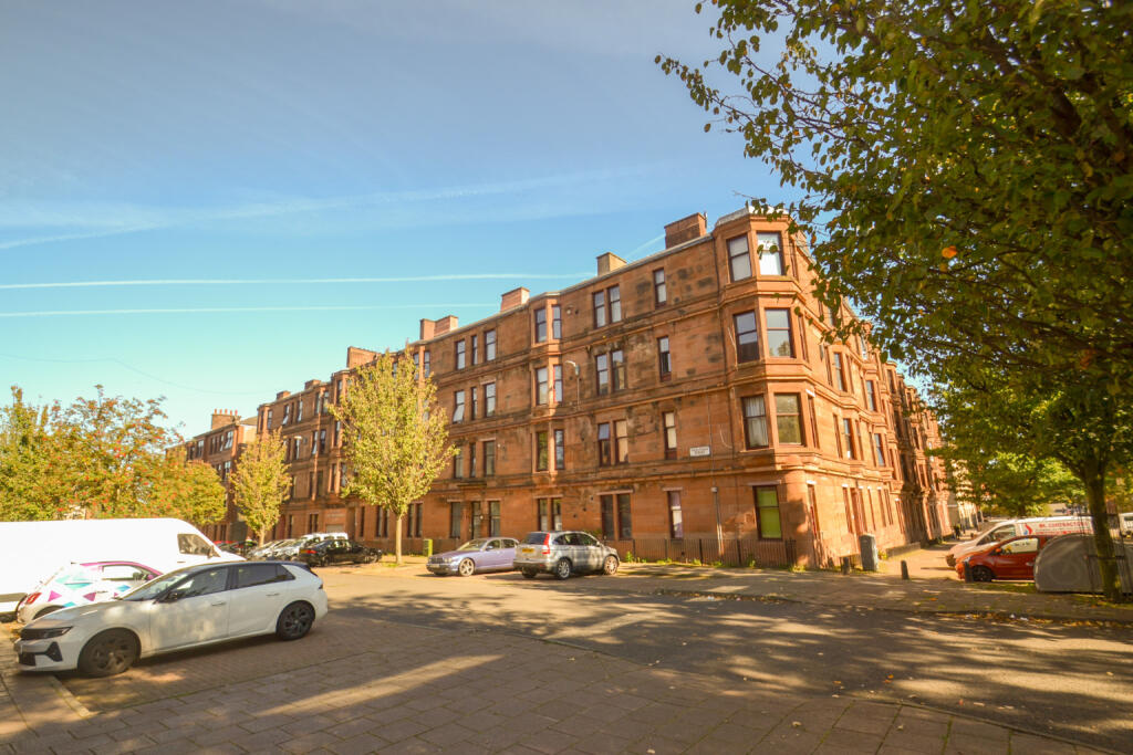 Main image of property: 3/2 23 Annandale Street, Govanhill, Glasgow, G42 7AJ