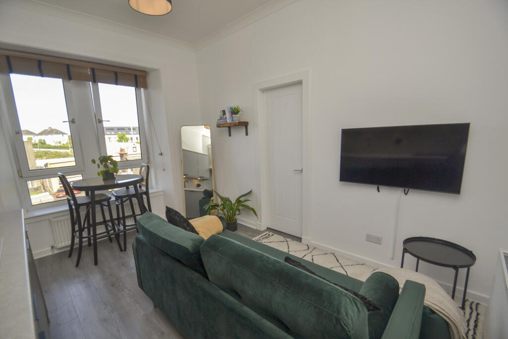 Main image of property: 3/2 4 Craig Road, Muirend, Glasgow, G44 3DR