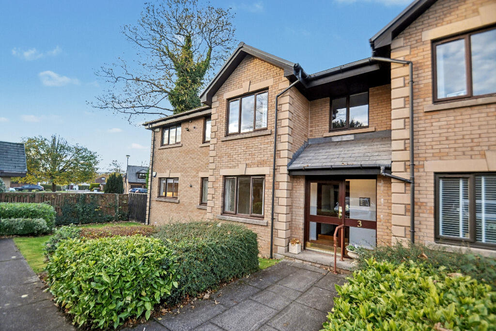 Main image of property: 3A Briar Grove, Newlands, Glasgow, G43 2TG