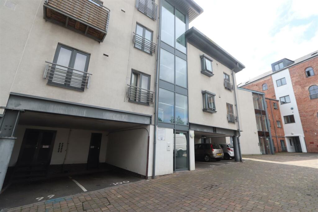 2 bedroom apartment for sale in Smiths Flour Mill, Wolverhampton Street