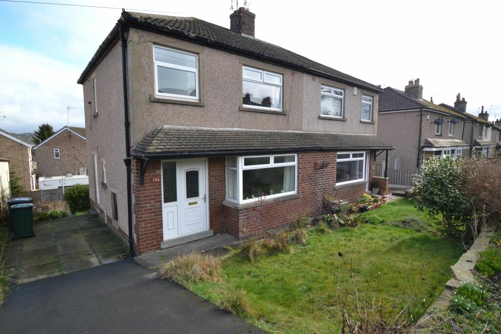 3 bedroom semi-detached house for sale in Leeds Road, Idle,, BD10