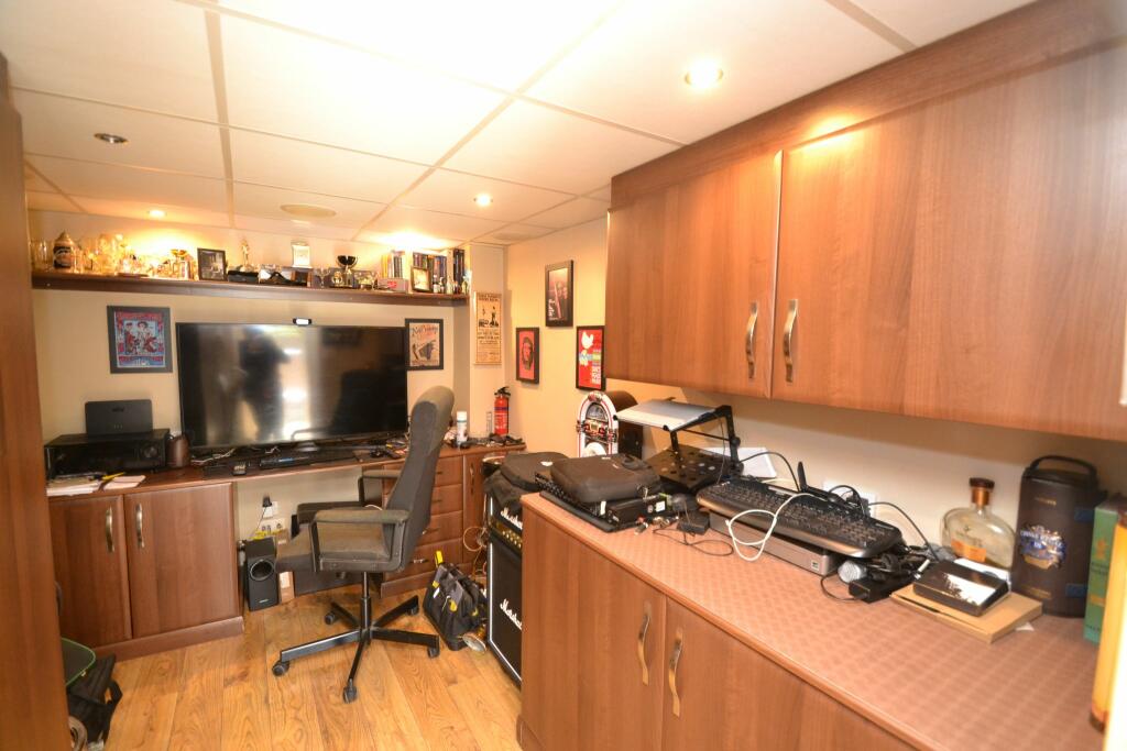 Additional property image - The Mistal, Thackley,