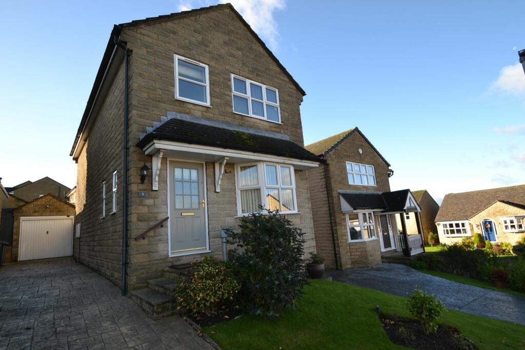 4 bedroom detached house for sale in Little Cote, Thackley,, BD10