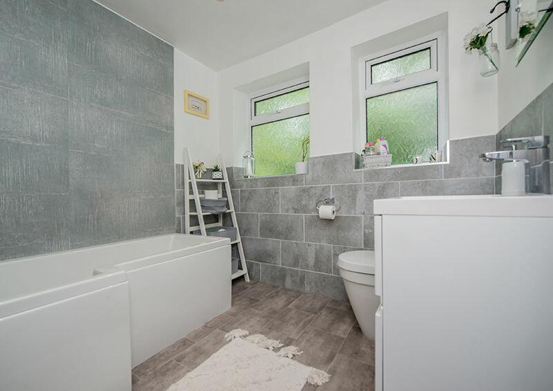 Additional property image - Baddeley Gardens, Thackley,