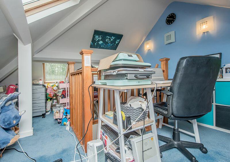 Additional property image - Baddeley Gardens, Thackley,