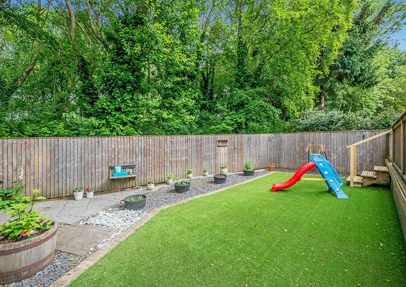 Additional property image - Baddeley Gardens, Thackley,