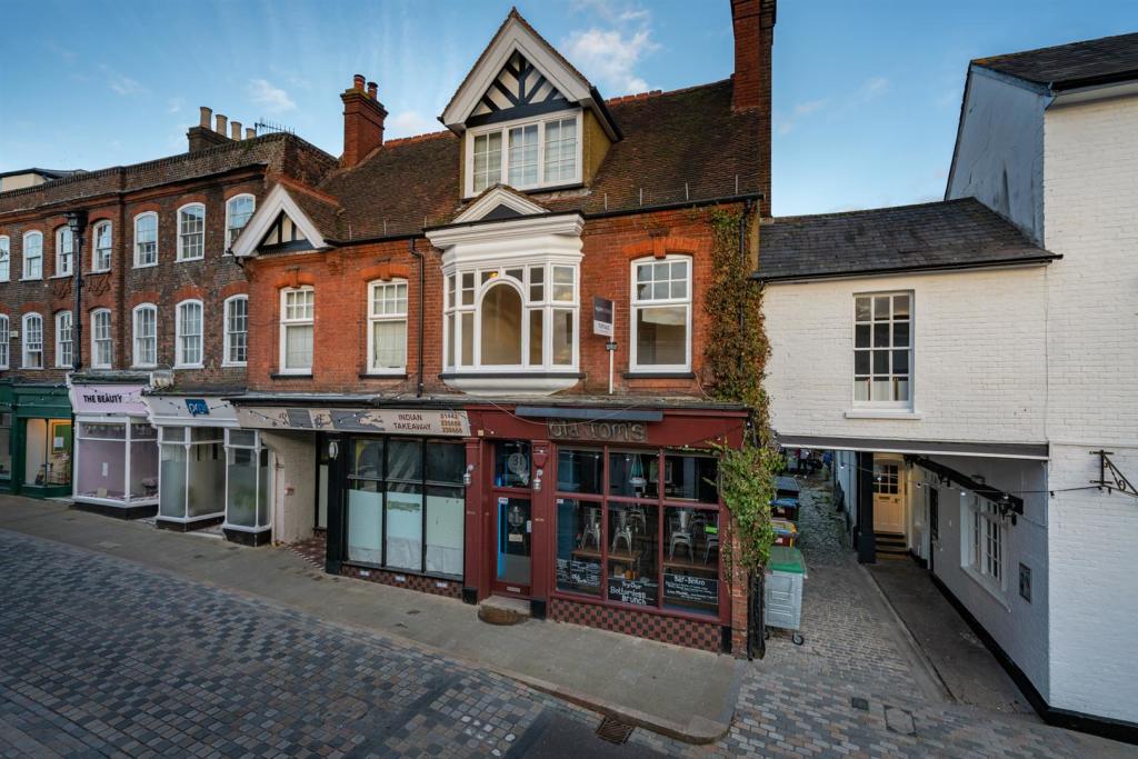 2 bedroom apartment for sale in High Street, Old Town, Hemel Hempstead, HP1