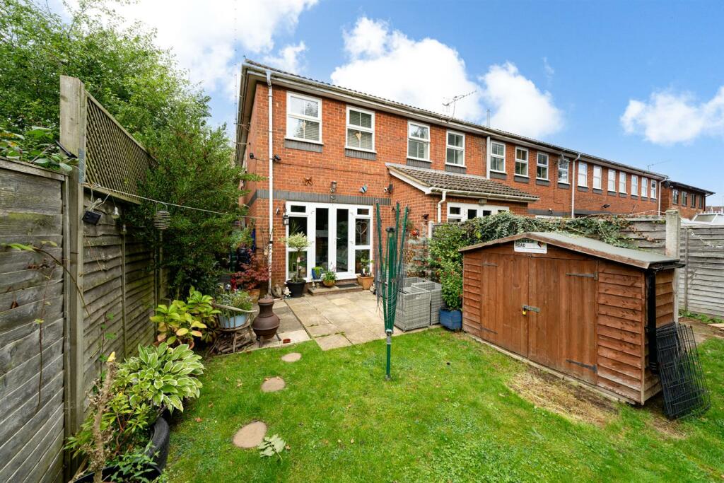 1 bedroom maisonette for sale in Wood End Close, Hemel Hempstead, HP2