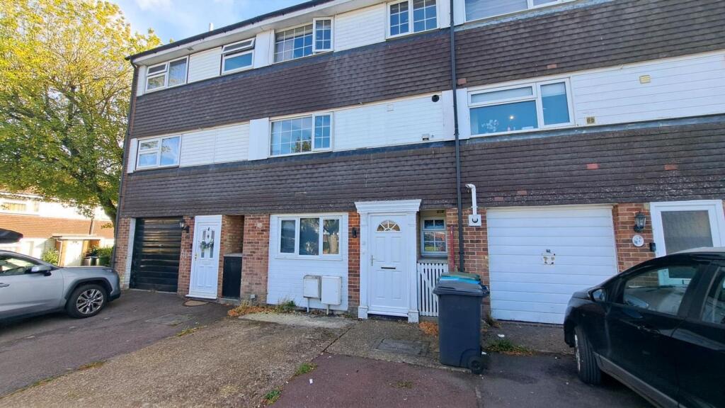 Main image of property: 16 Tamar Green, Hemel Hempstead, HP2