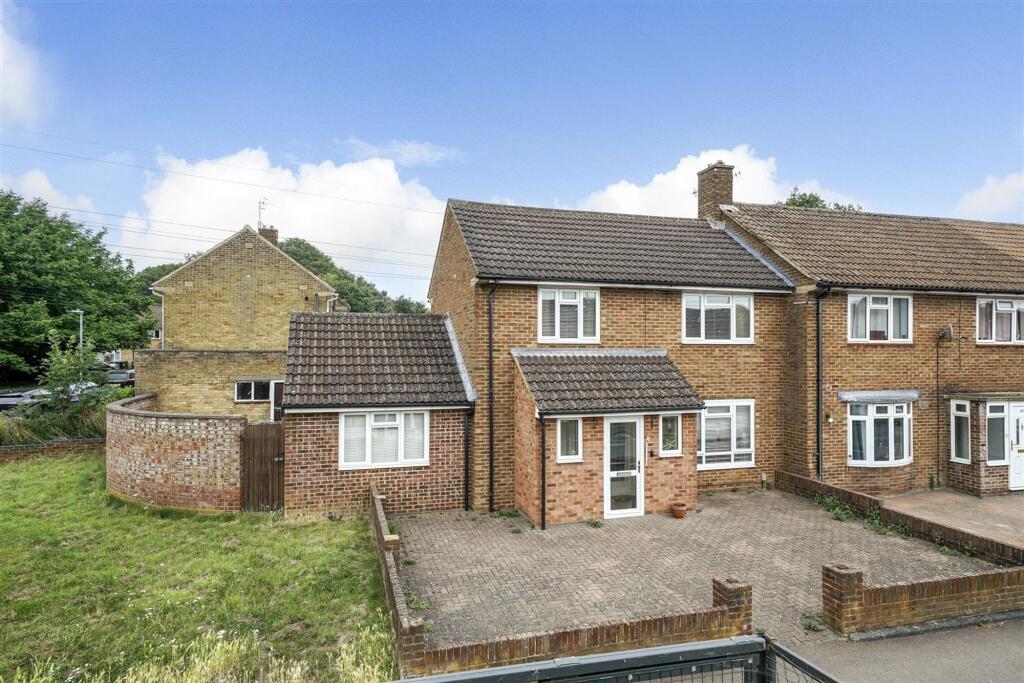 Main image of property: Windmill Road, Hemel Hempstead, HP2