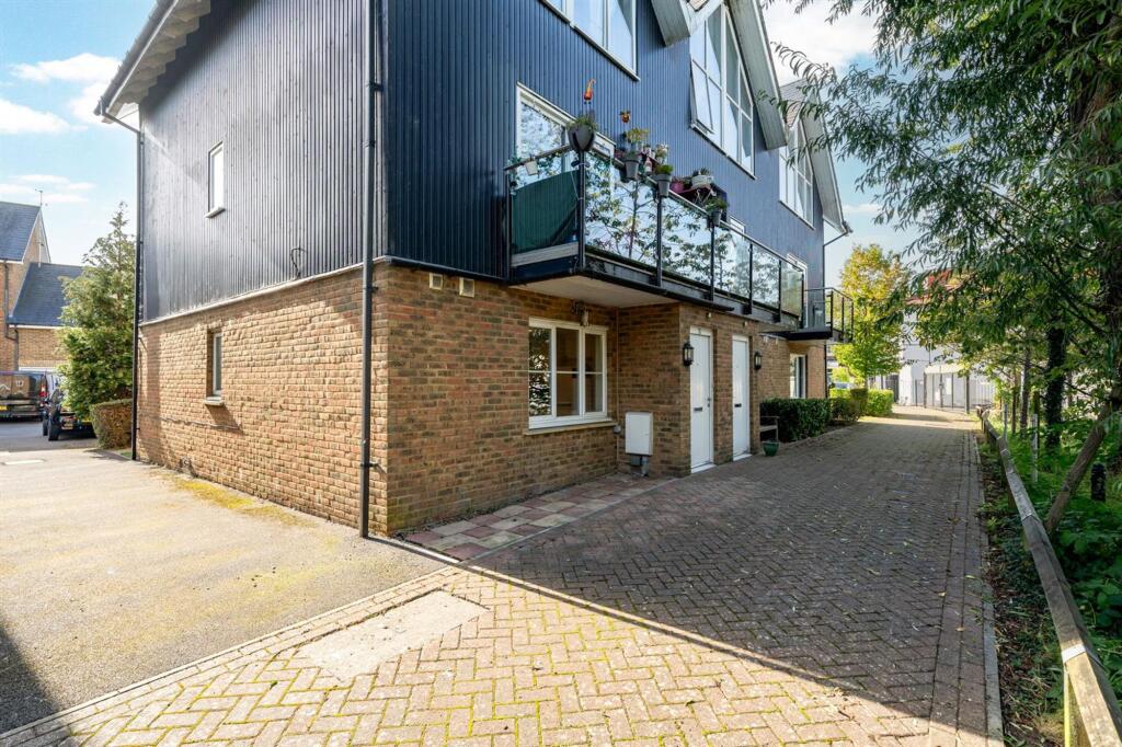 Main image of property: Fourdrinier Way, Hemel Hempstead, HP3