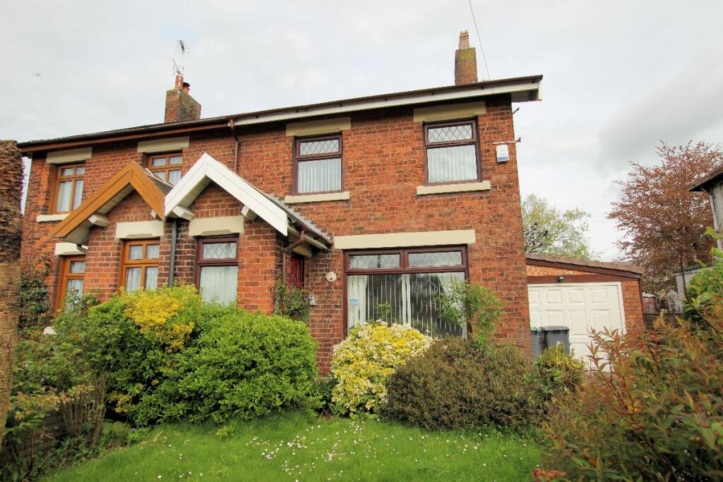 2 bedroom semidetached house for sale in 4 Mythop Road, Blackpool, FY4