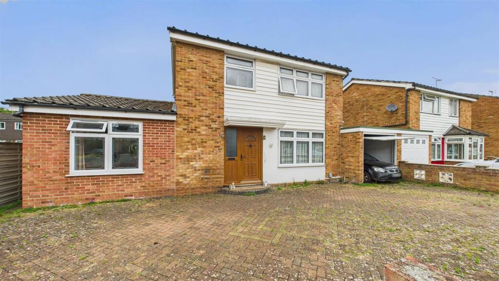 Main image of property: Westmeade Close, Cheshunt