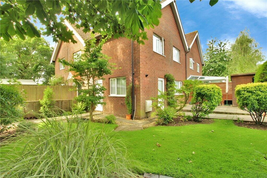 2 bedroom house for sale in Durrants Gardens, Rowland's Castle