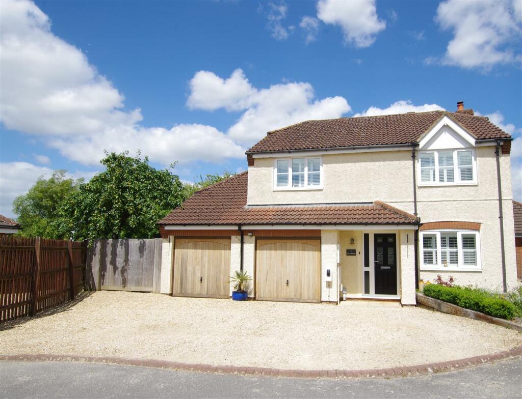 4 bedroom detached house for sale in The Maltings, Wanborough, Swindon, SN4