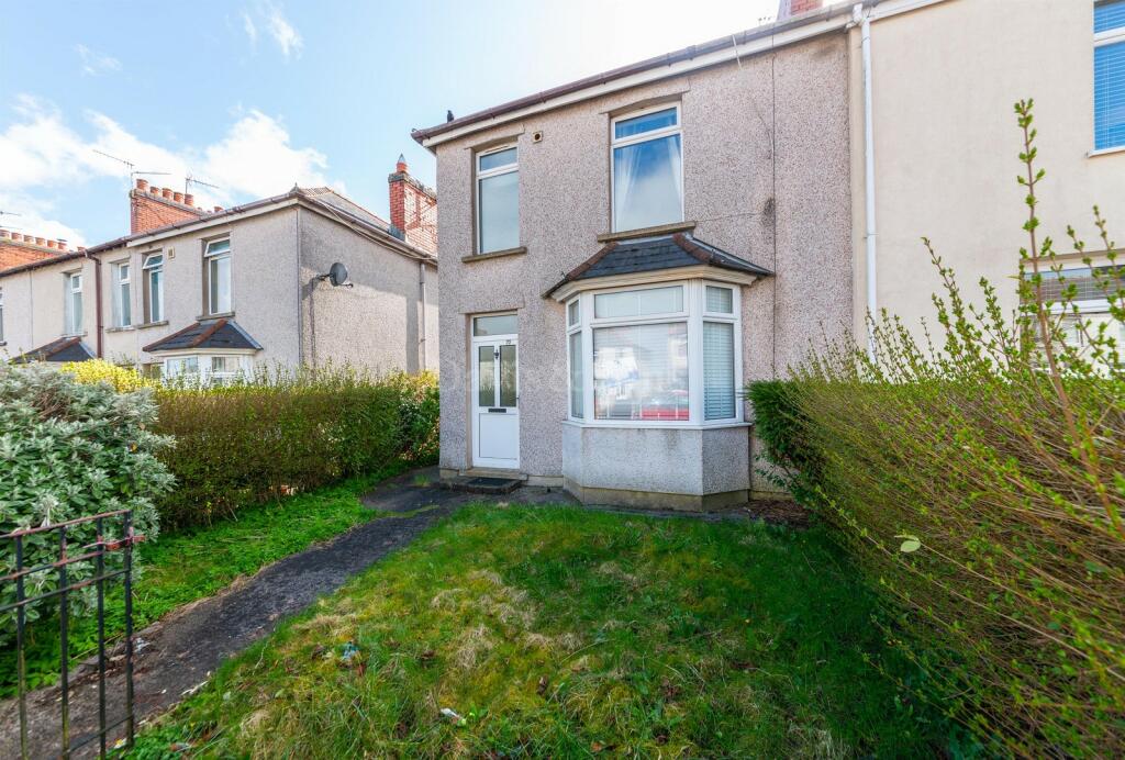 2 bedroom end of terrace house for sale in Penmaen Avenue, Oakdale