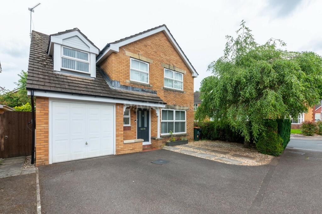 5 bedroom detached house for sale in Cedar Wood Drive, Rogerstone