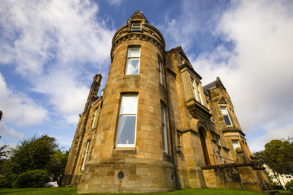 2 bedroom flat for sale in Brodie Park Crescent, Paisley, PA2
