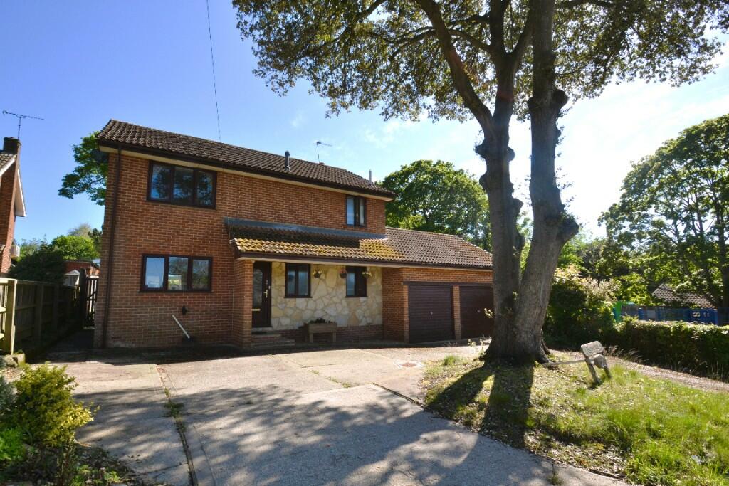 3 bedroom detached house for sale in Ampthill Road, Ryde, Isle Of Wight