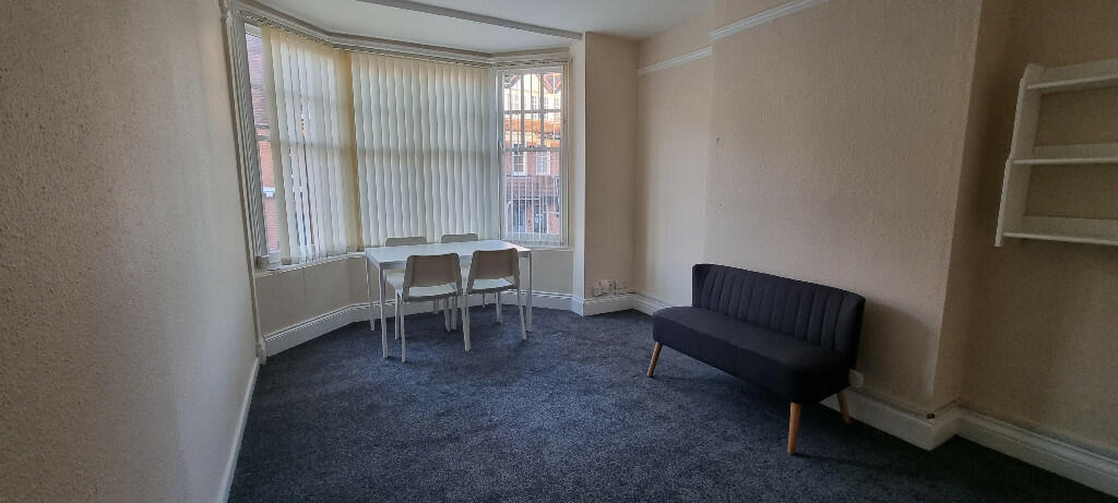 1 bedroom flat for rent in Clarendon Park Road,Leicester,LE2