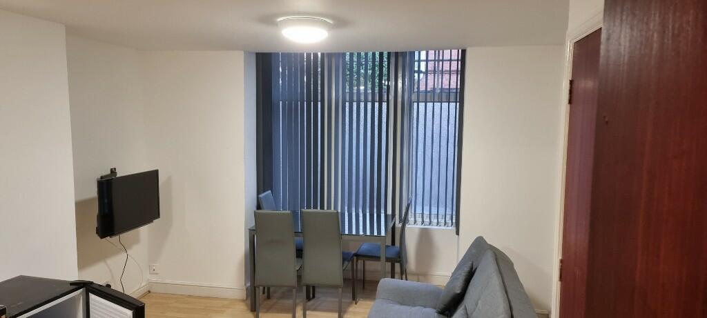 1 bedroom flat for rent in Cross Road,Leicester,LE2