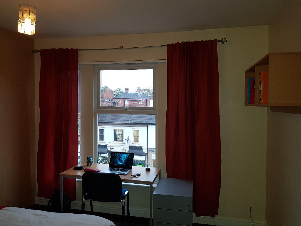 5 bedroom private hall for rent in Nimi Halls, Flat 3, 84 London Road