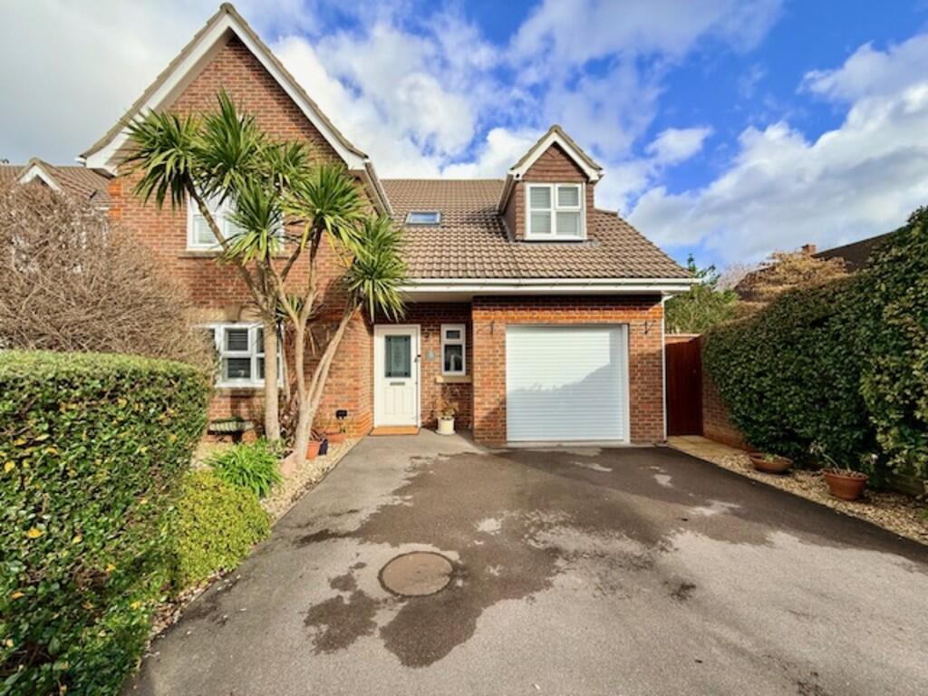 Main image of property: Lawnswood Close, Dibden Purlieu