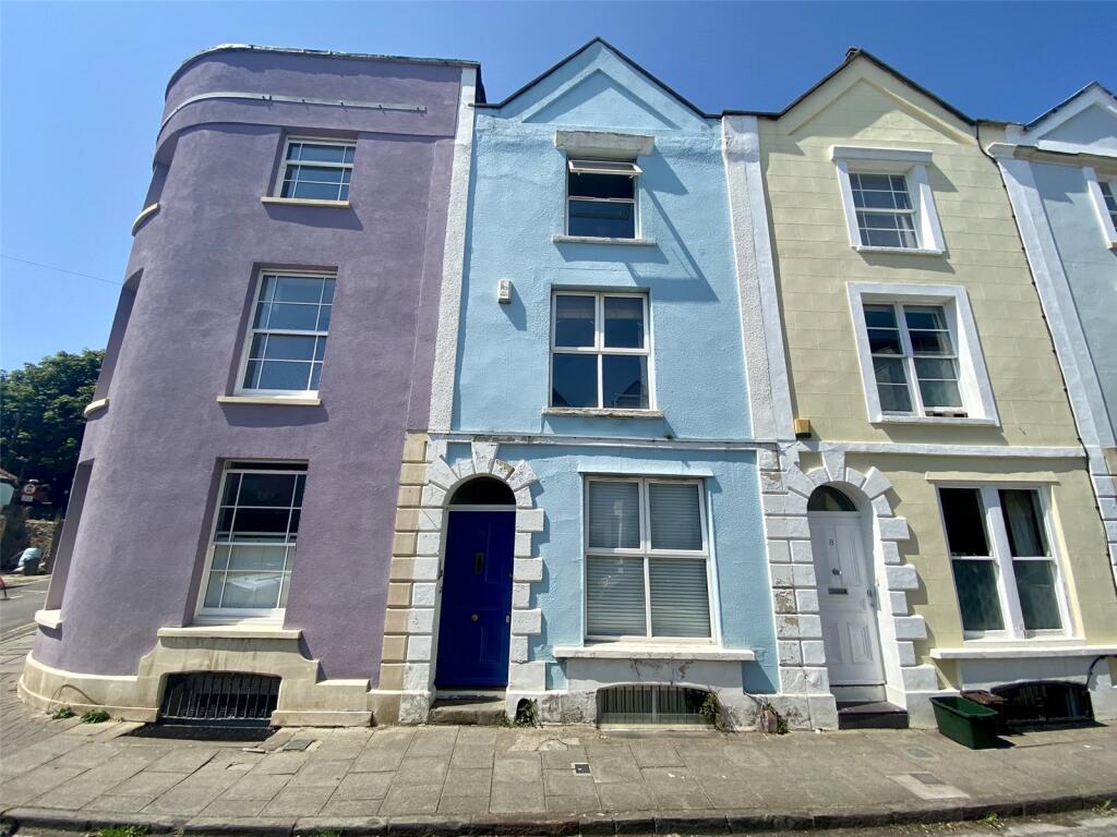 Main image of property: Clifton, Wellington Park, BS8 2UT