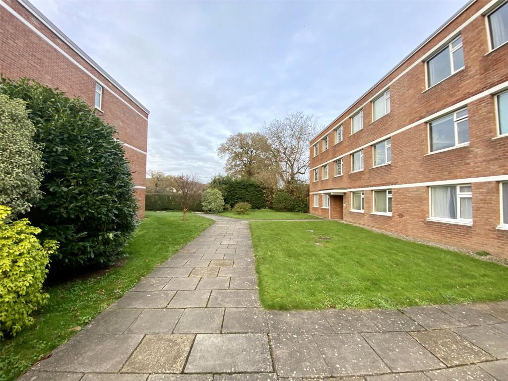 Main image of property: Westbury On Trym, Greenacres, BS9 2AX