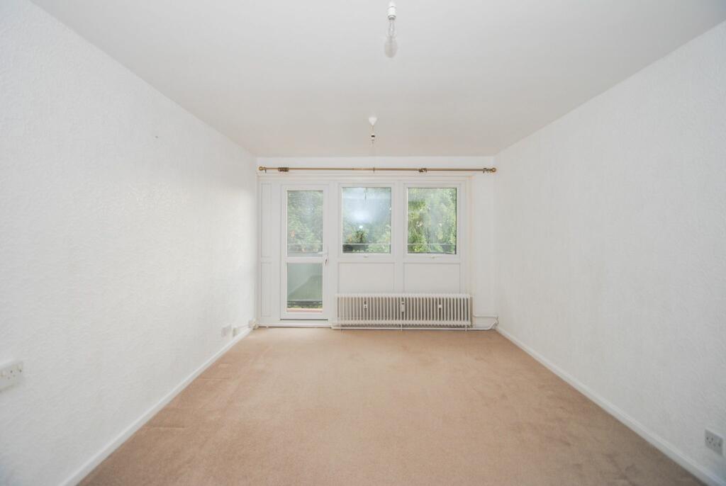 2 bedroom flat for sale in Flat 24, Castlegate House, School Road