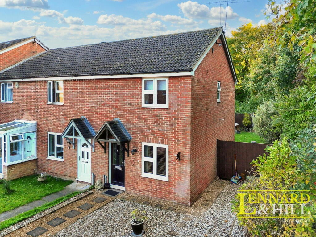 2 bedroom end of terrace house for sale in Curling Lane, Badgers Dene