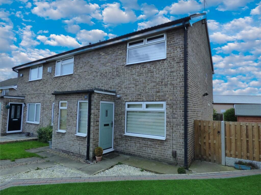 2 bedroom end of terrace house for sale in Ashby Close, Roberttown