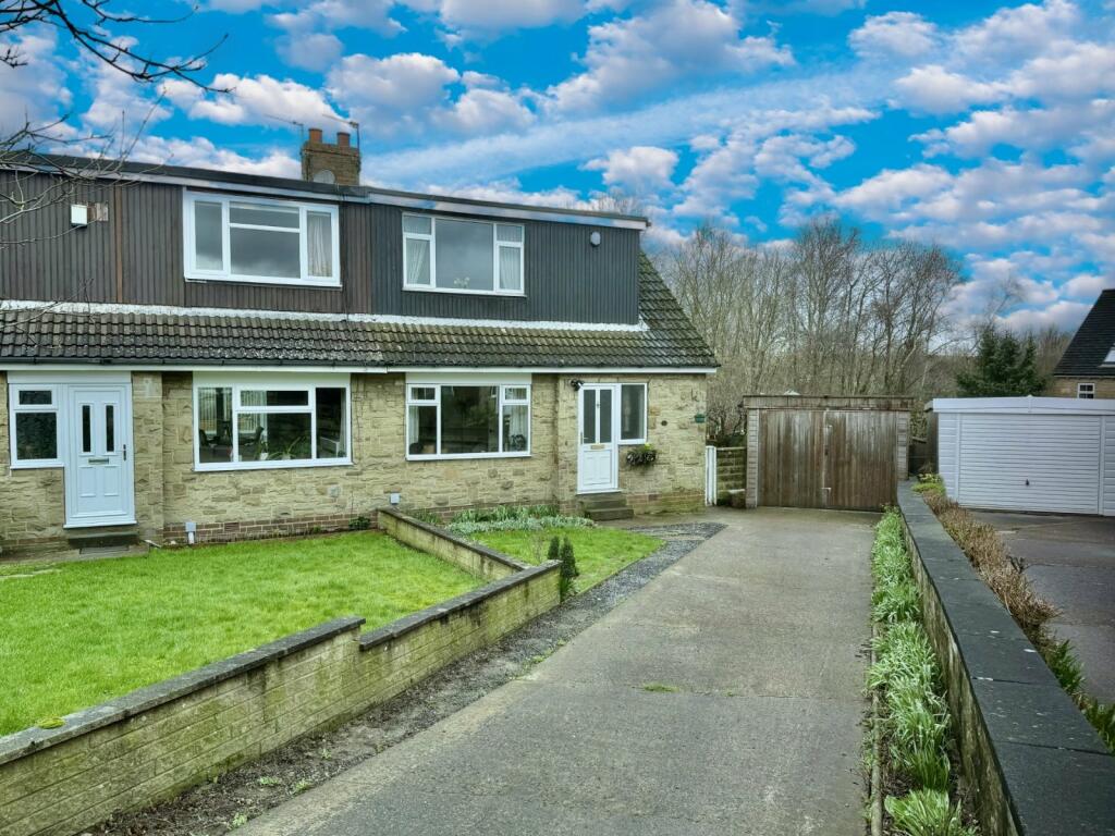 3 bedroom semidetached house for sale in Hillcrest Mount, Scholes