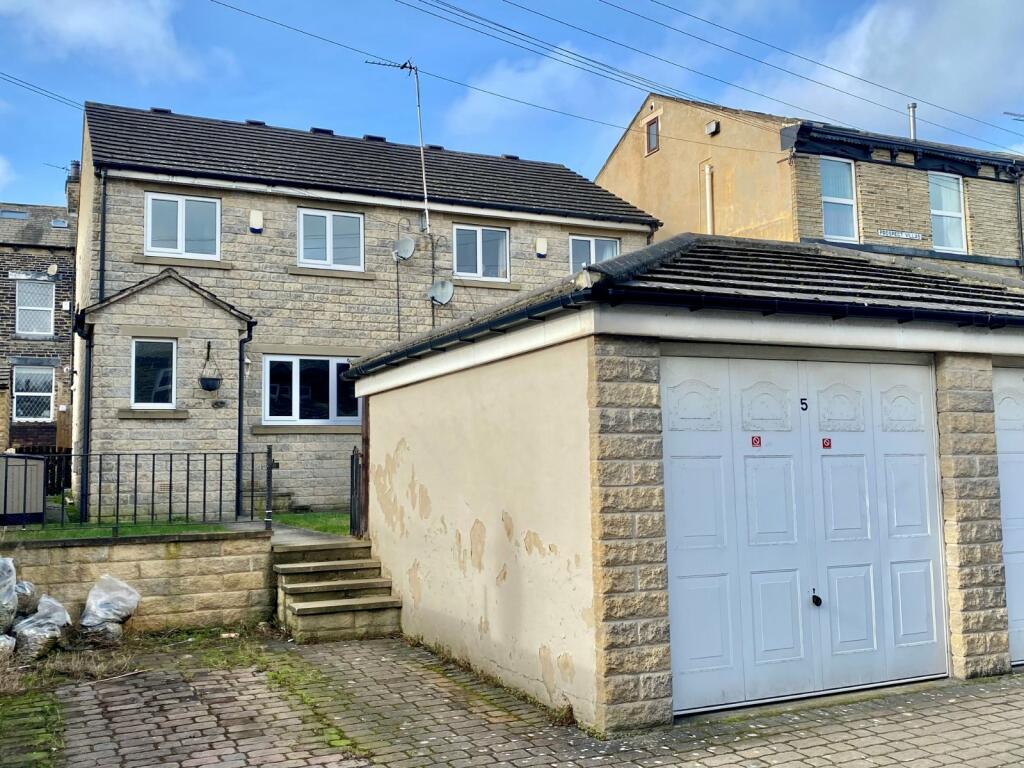 3 bedroom semi-detached house for sale in Prospect Villas, Cleckheaton ...