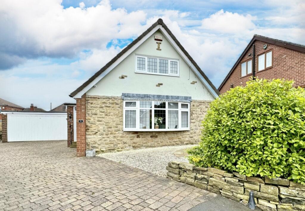 3 bedroom detached house for sale in Lincoln Grove, Roberttown