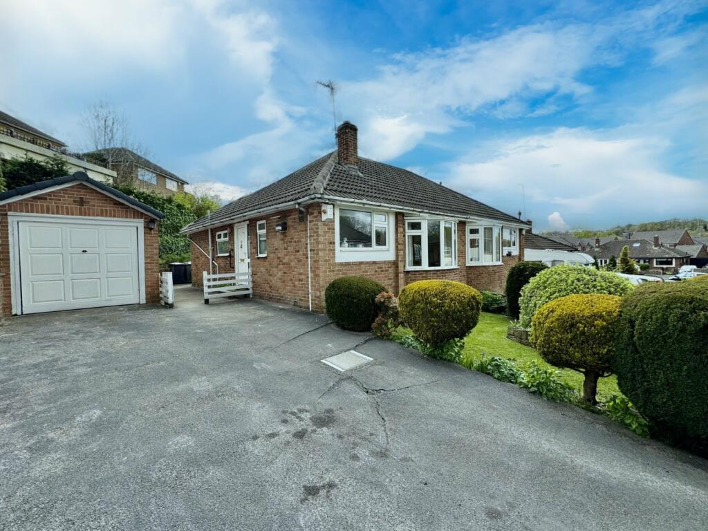 2 bedroom bungalow for sale in Royd Wood, Cleckheaton, BD19