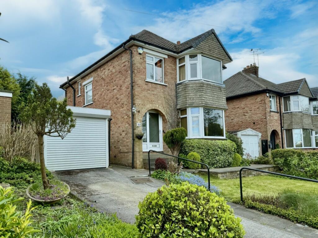 3 bedroom detached house for sale in Lane, Liversedge, WF15